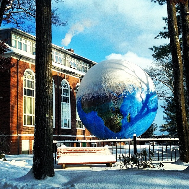 巴布森大学校园里的雪覆盖了整个地球。beplay官网体育